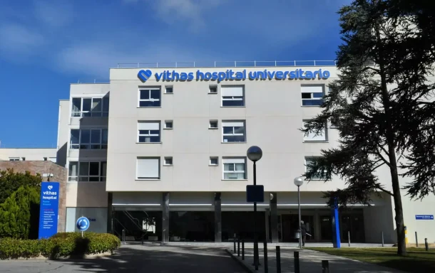 Láminas de protección de cristales en ventanas del hospital universitario